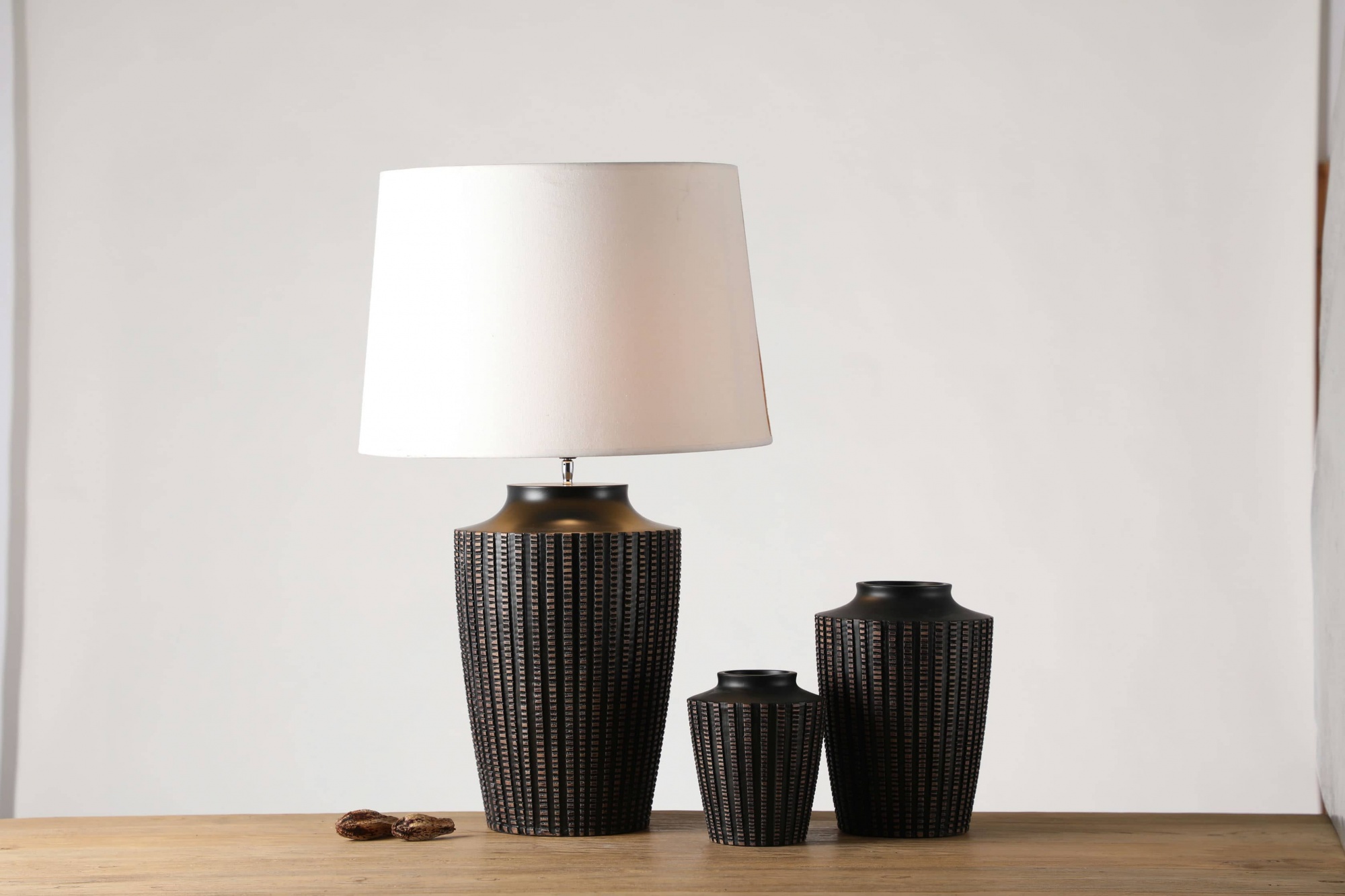 Nordic style imitation metal style copper tooth pattern table lamp