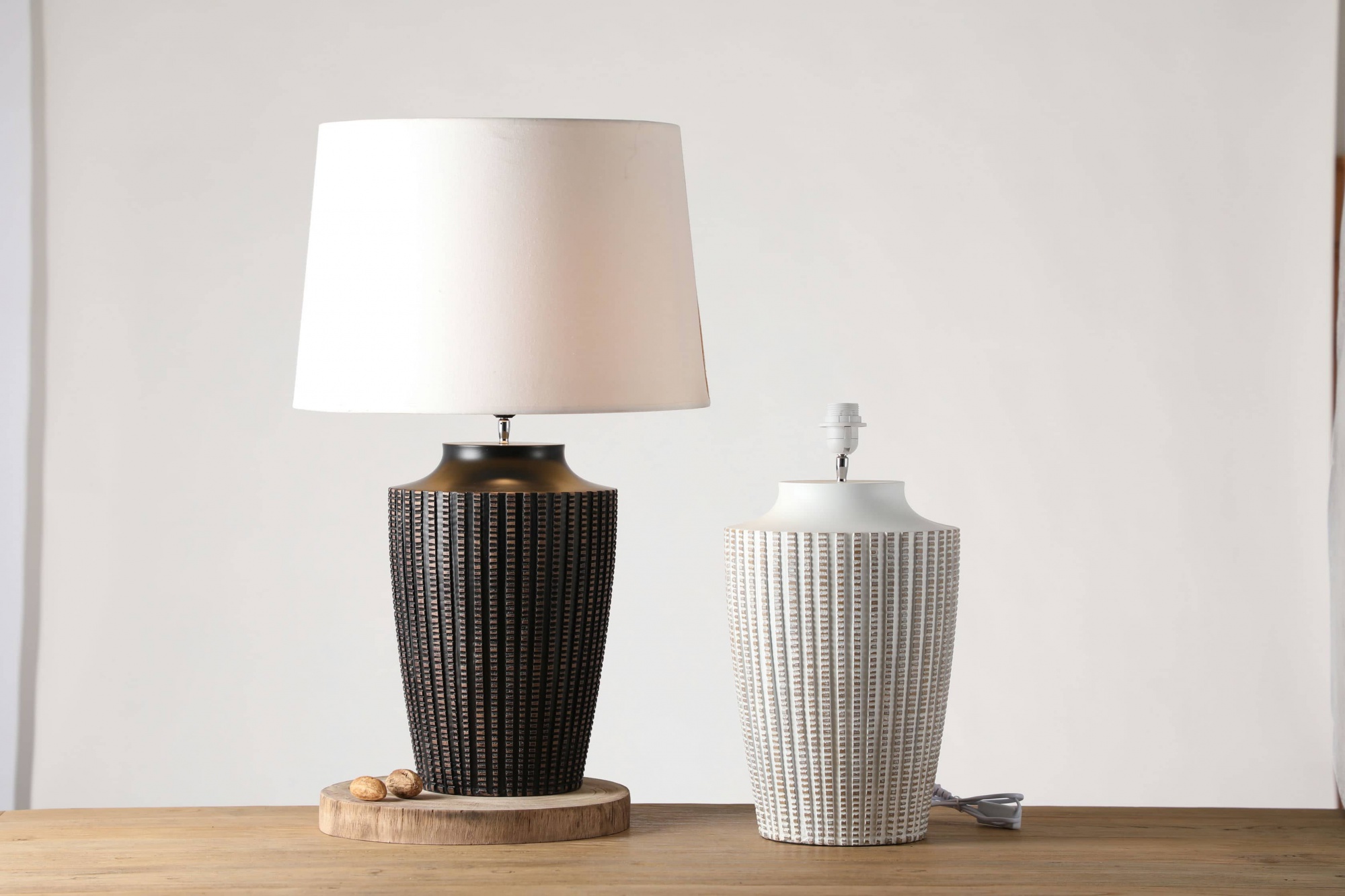 Nordic style imitation metal style copper tooth pattern table lamp