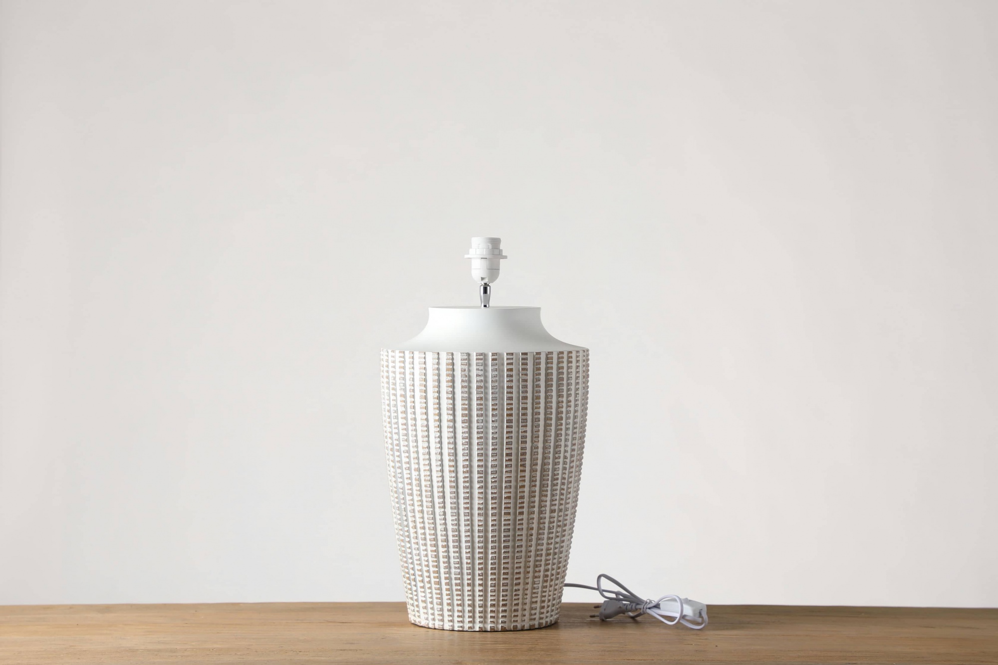 Nordic style imitation metal style copper tooth pattern table lamp