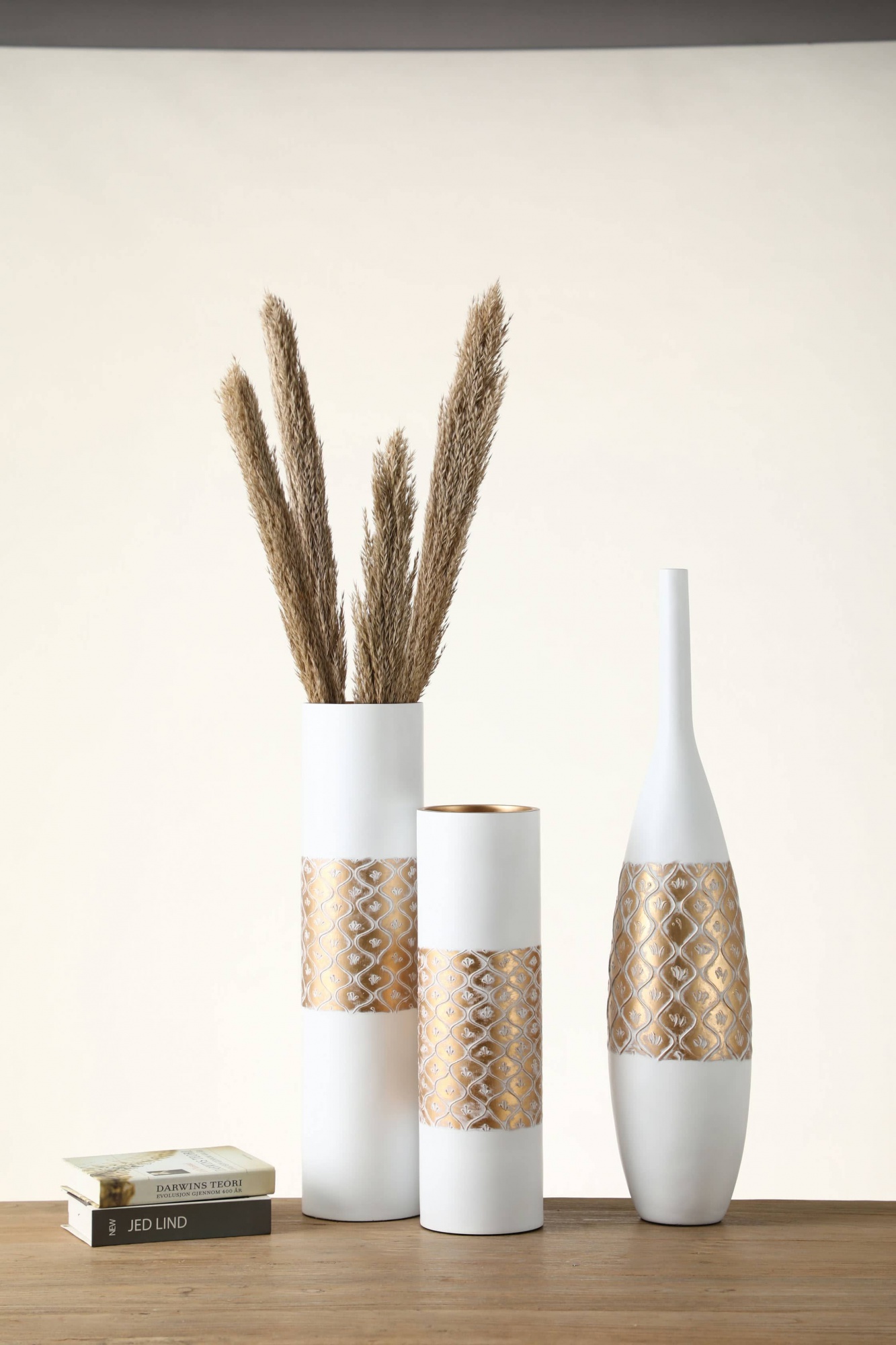 Wholesale Luxury Nordic Modern Home Hotel Decorative White and Gold Flower Vase Tall Table Decoration Vase for Flower