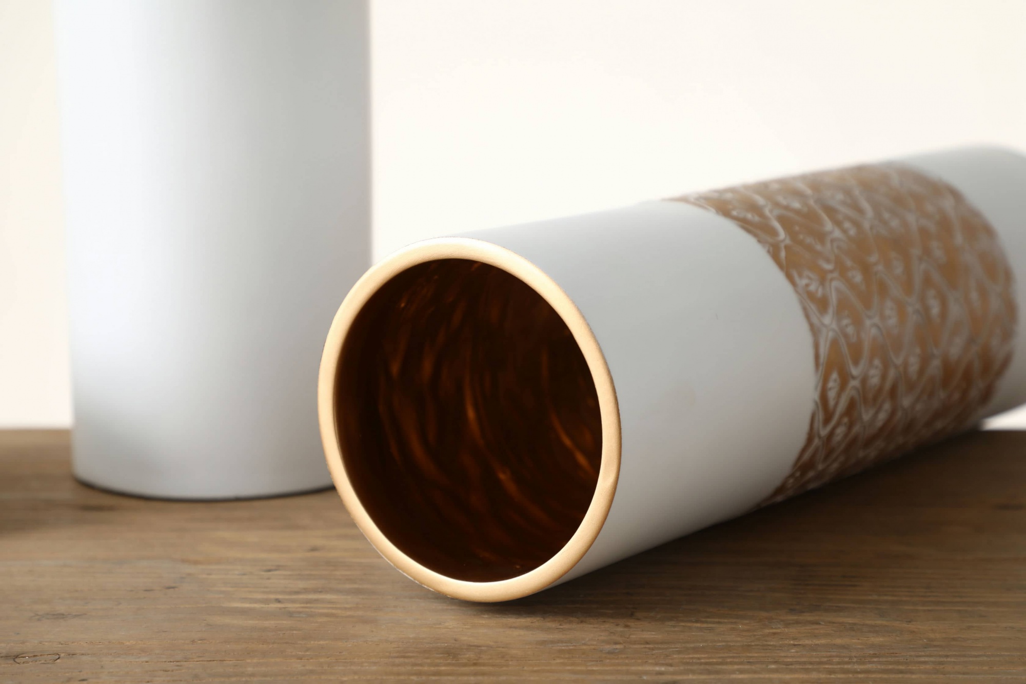 Wholesale Luxury Nordic Modern Home Hotel Decorative White and Gold Flower Vase Tall Table Decoration Vase for Flower