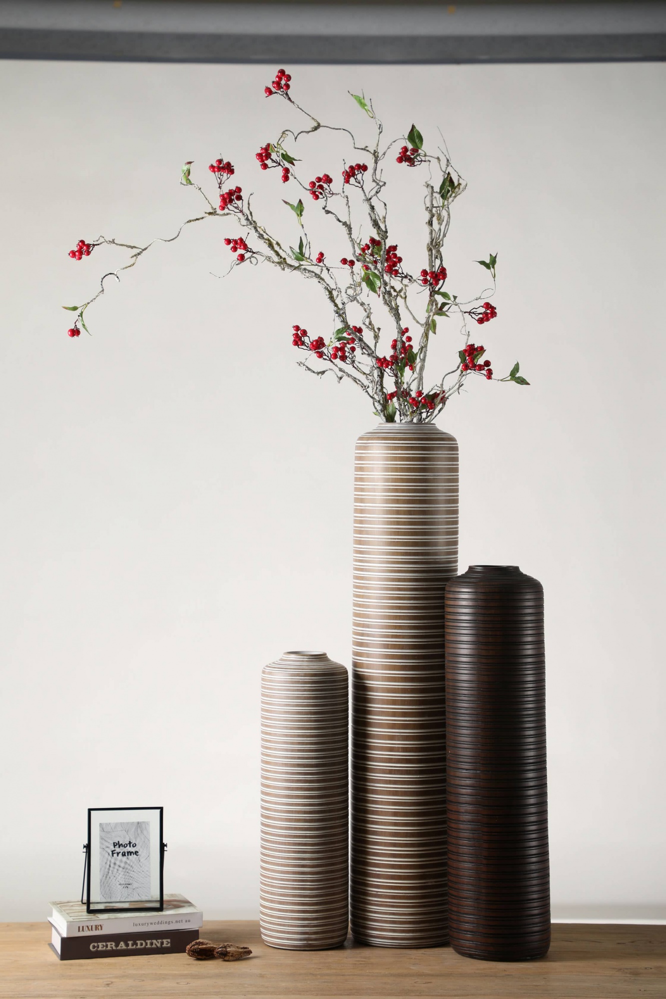 Large straight wood-grained resin handicraft vase
