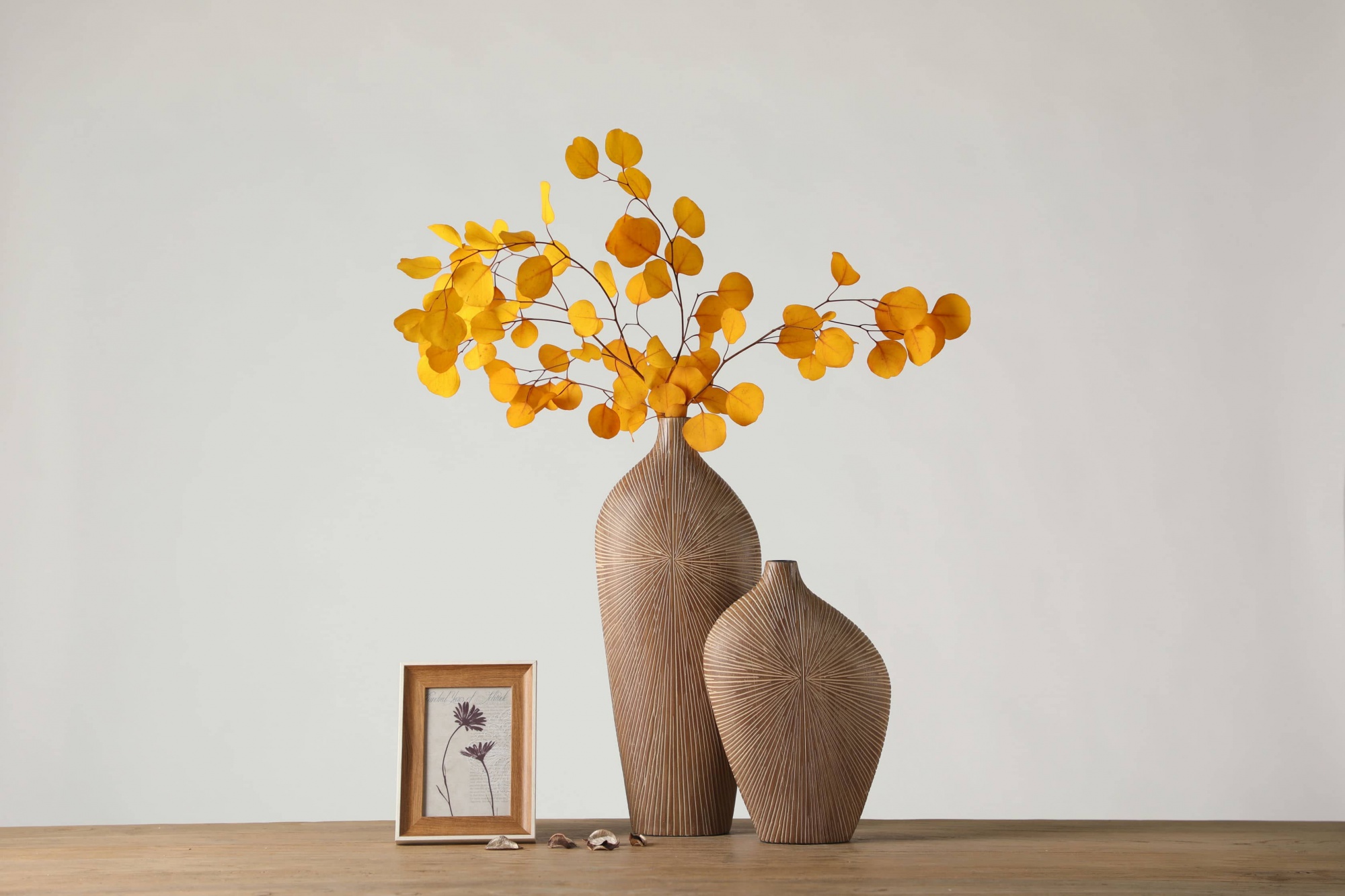 Imitation African woodcut art style resin craft vase