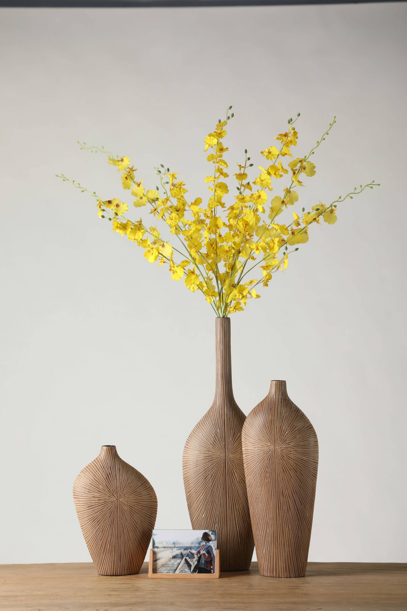 Imitation African woodcut art style resin craft vase
