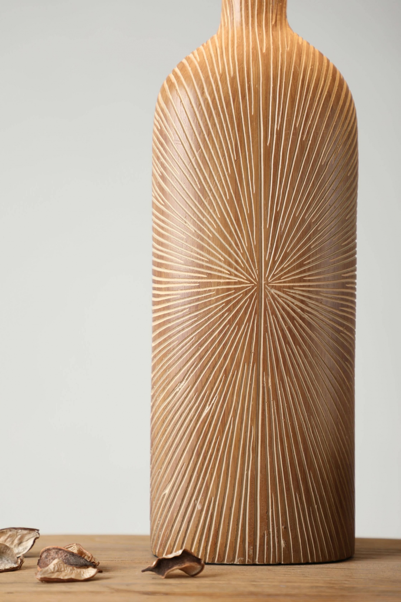 Imitation African woodcarving art style resin craft table lamp