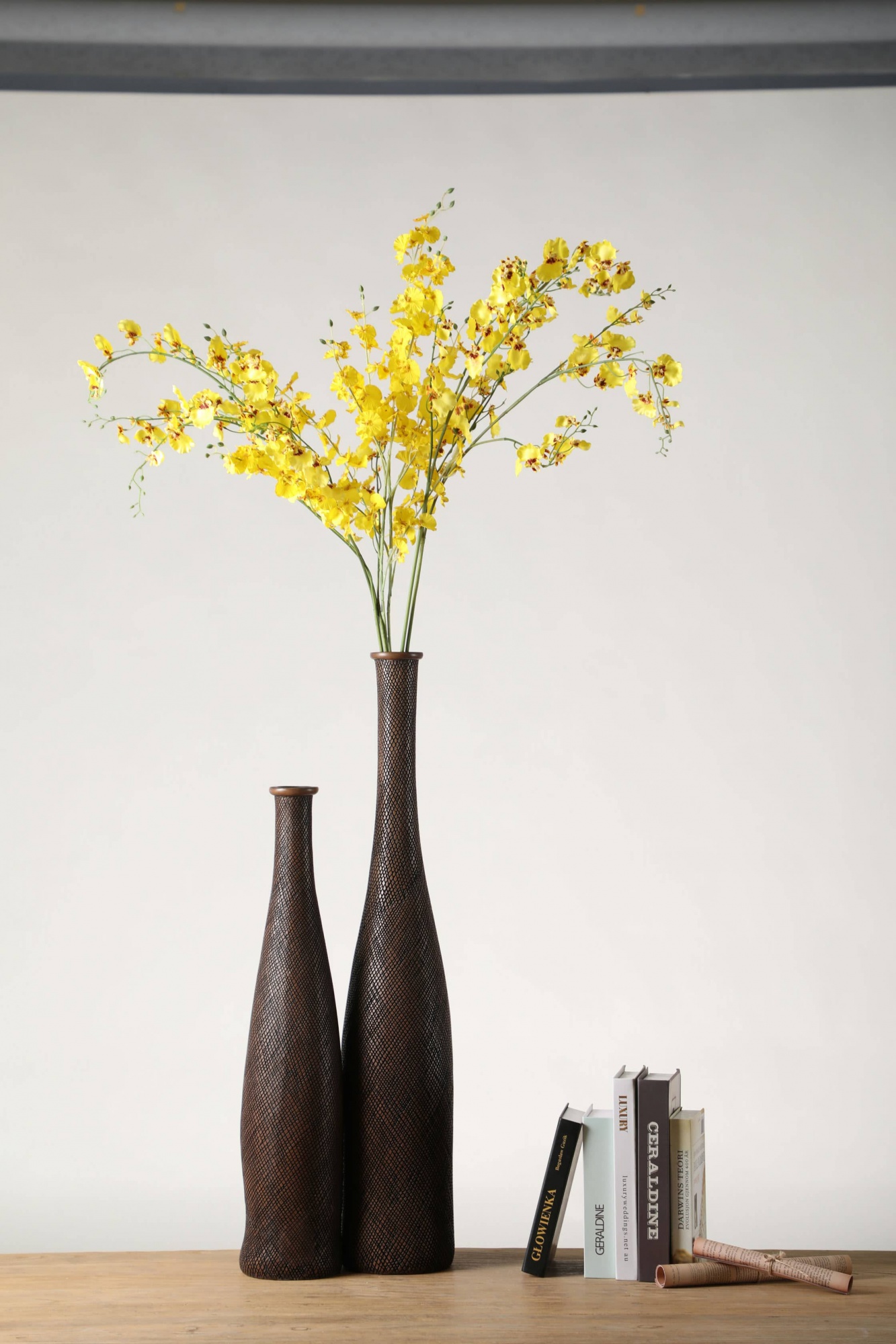 Fine-grained long-neck African rattan style resin handicraft vase