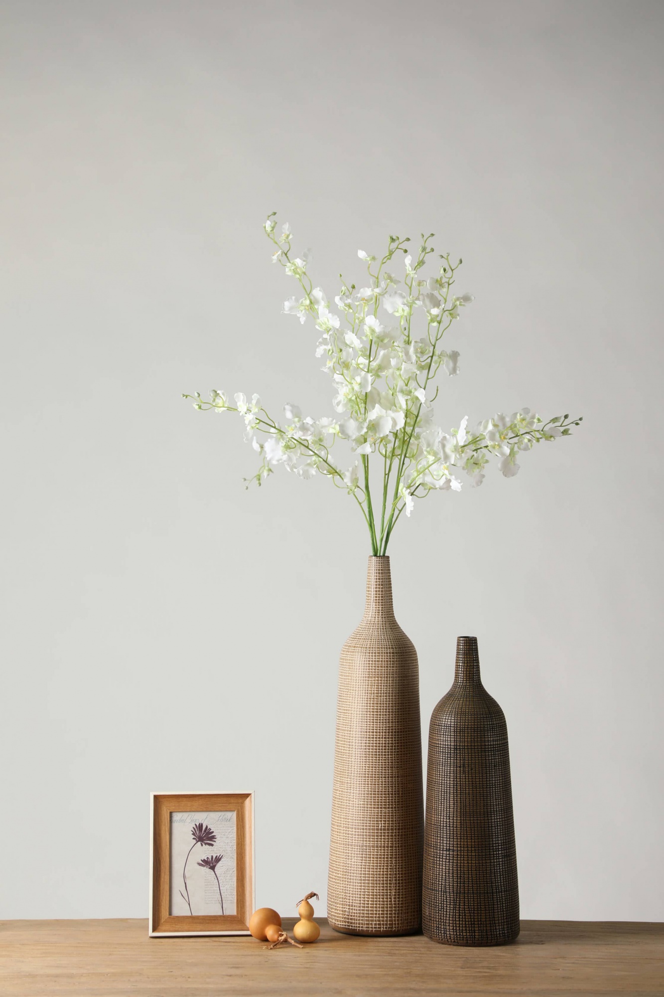 Small size fine-grained long-neck African rattan style resin handicraft vase