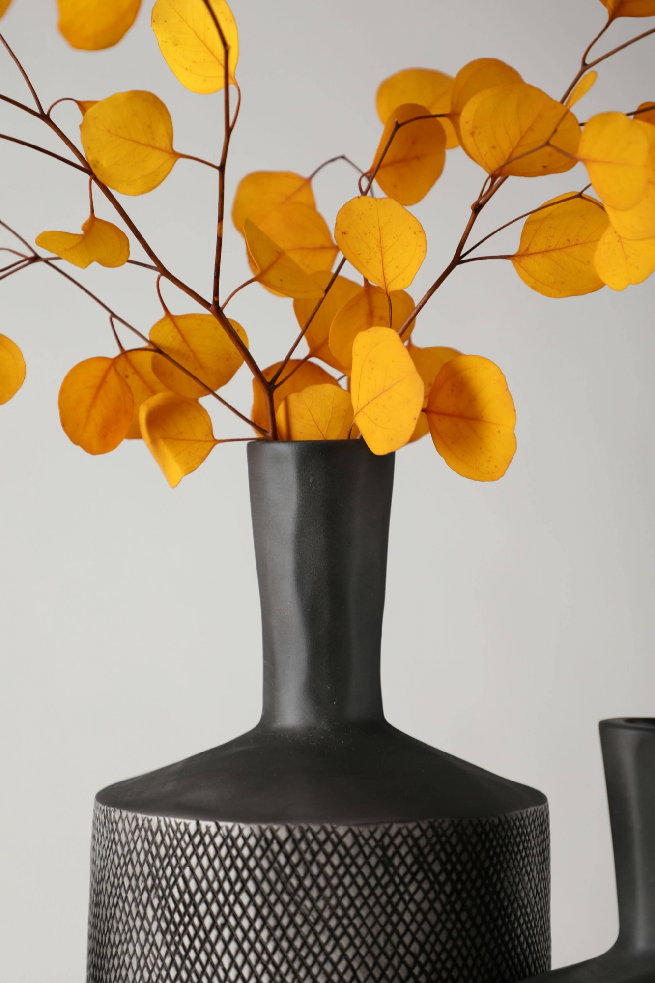 Nordic Style Retro Home Sculpture Resin Vase Art Home Decoration Pieces Office Table Decor Flower Vase For Home Decor