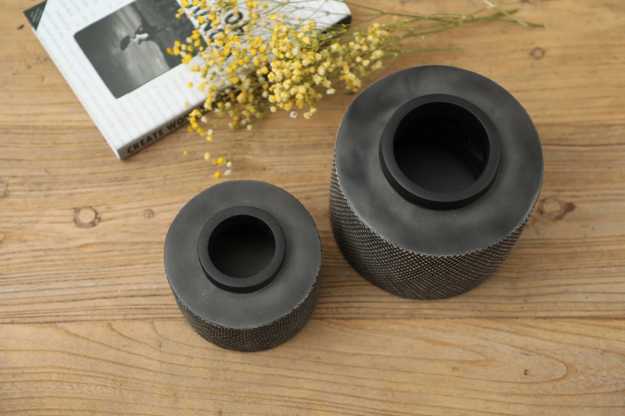 Modern Nordic Home Hotel Decoration Ornament Small Resin Vase Gift Vintage Antique Home Decor Handmade Art Flower Vase