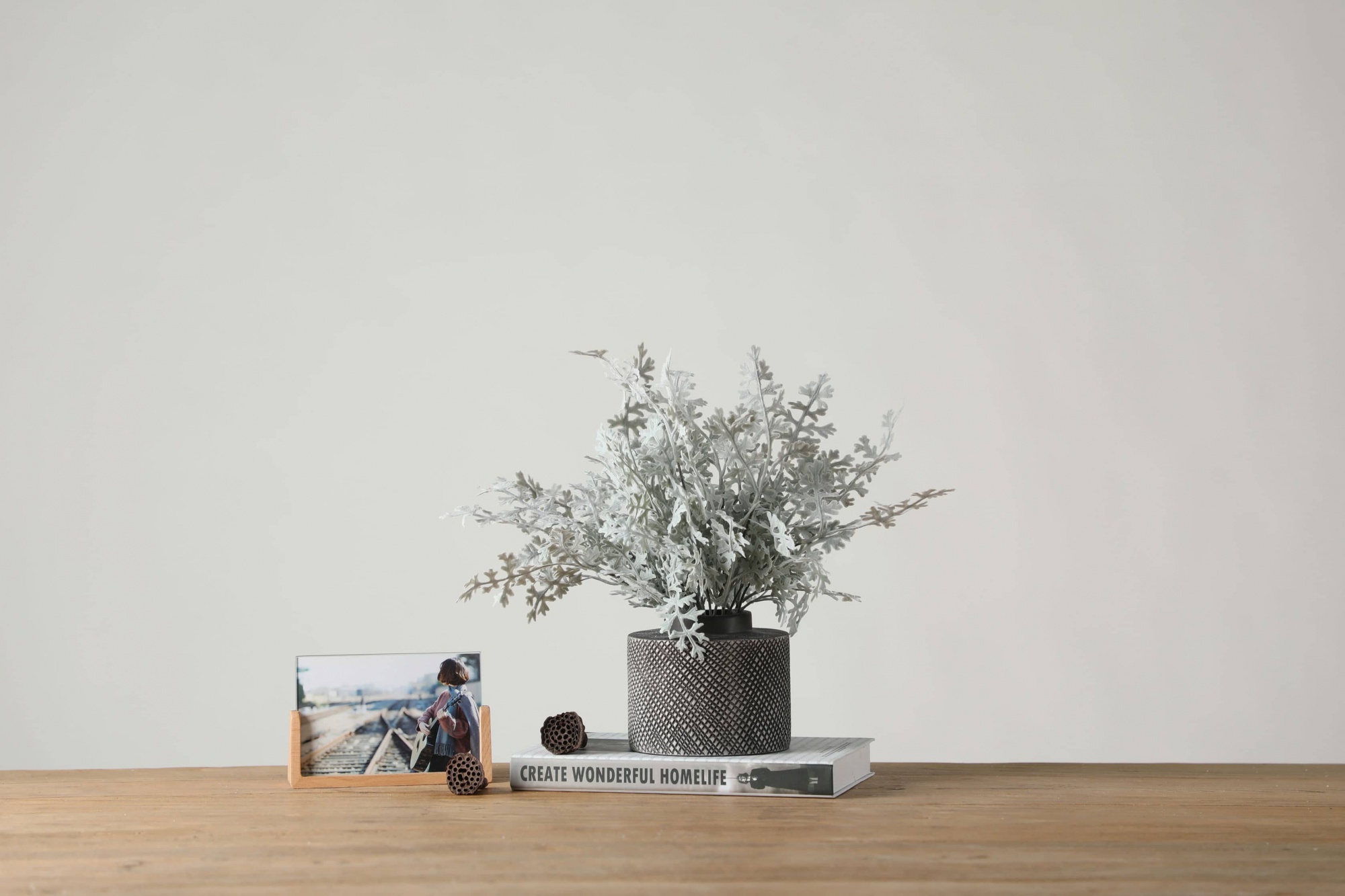 Modern Nordic Home Hotel Decoration Ornament Small Resin Vase Gift Vintage Antique Home Decor Handmade Art Flower Vase