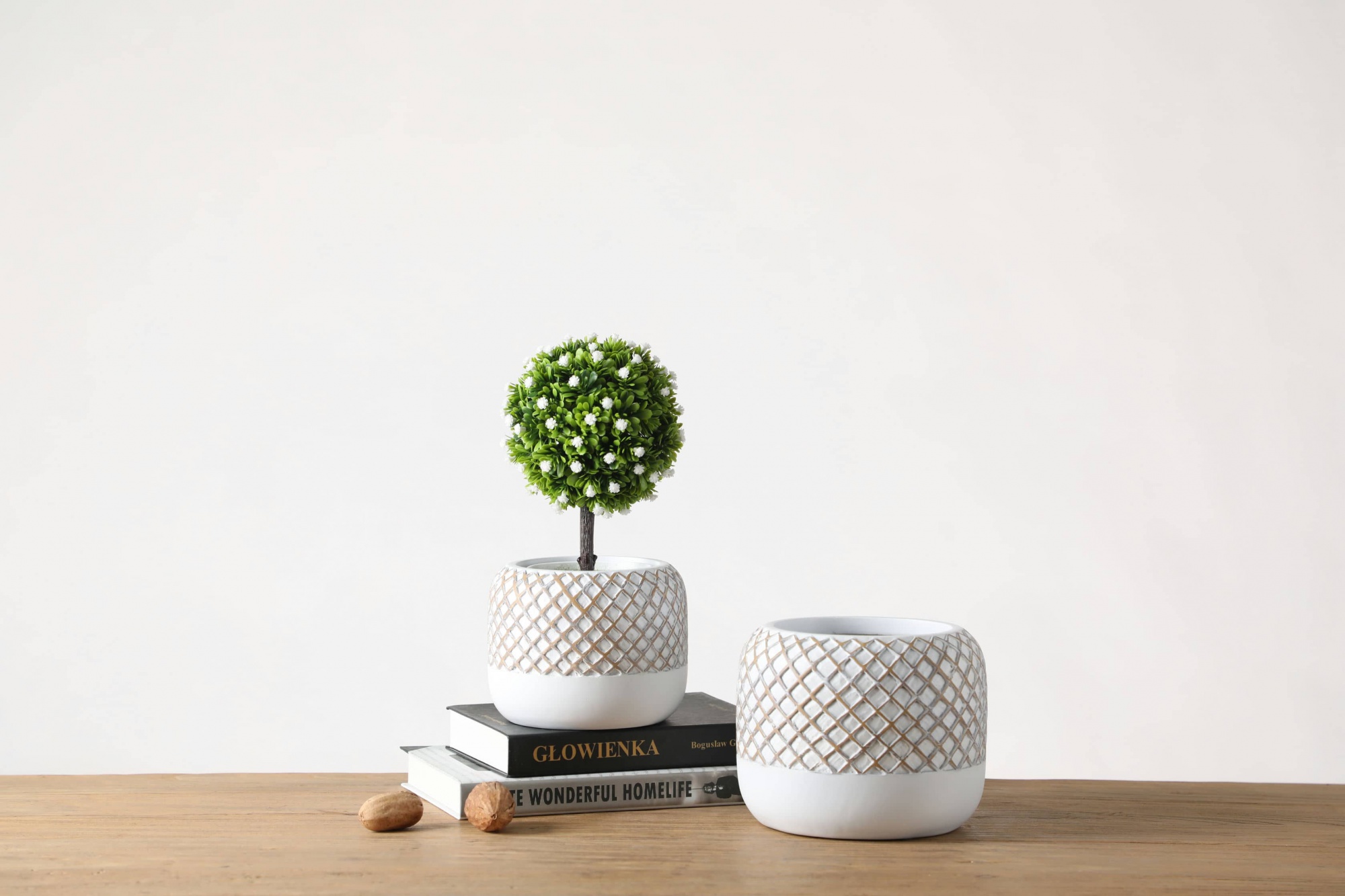 Nordic creative white large indoor planter pot handmade resin planter flower pots home garden balcony flower pots