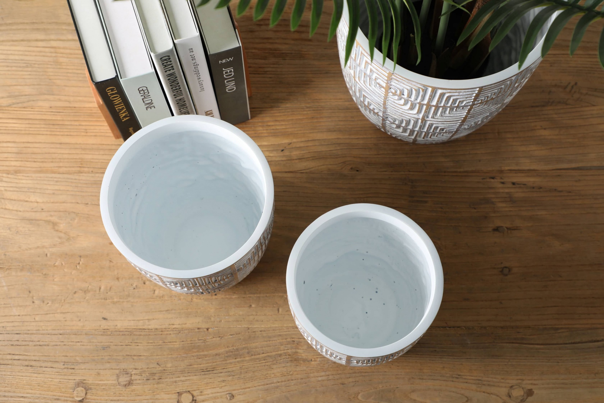 New Custom Indoor Decorative Flower Pots Planters Stand Home Decor Relief Handmade Flower Pots & Planters