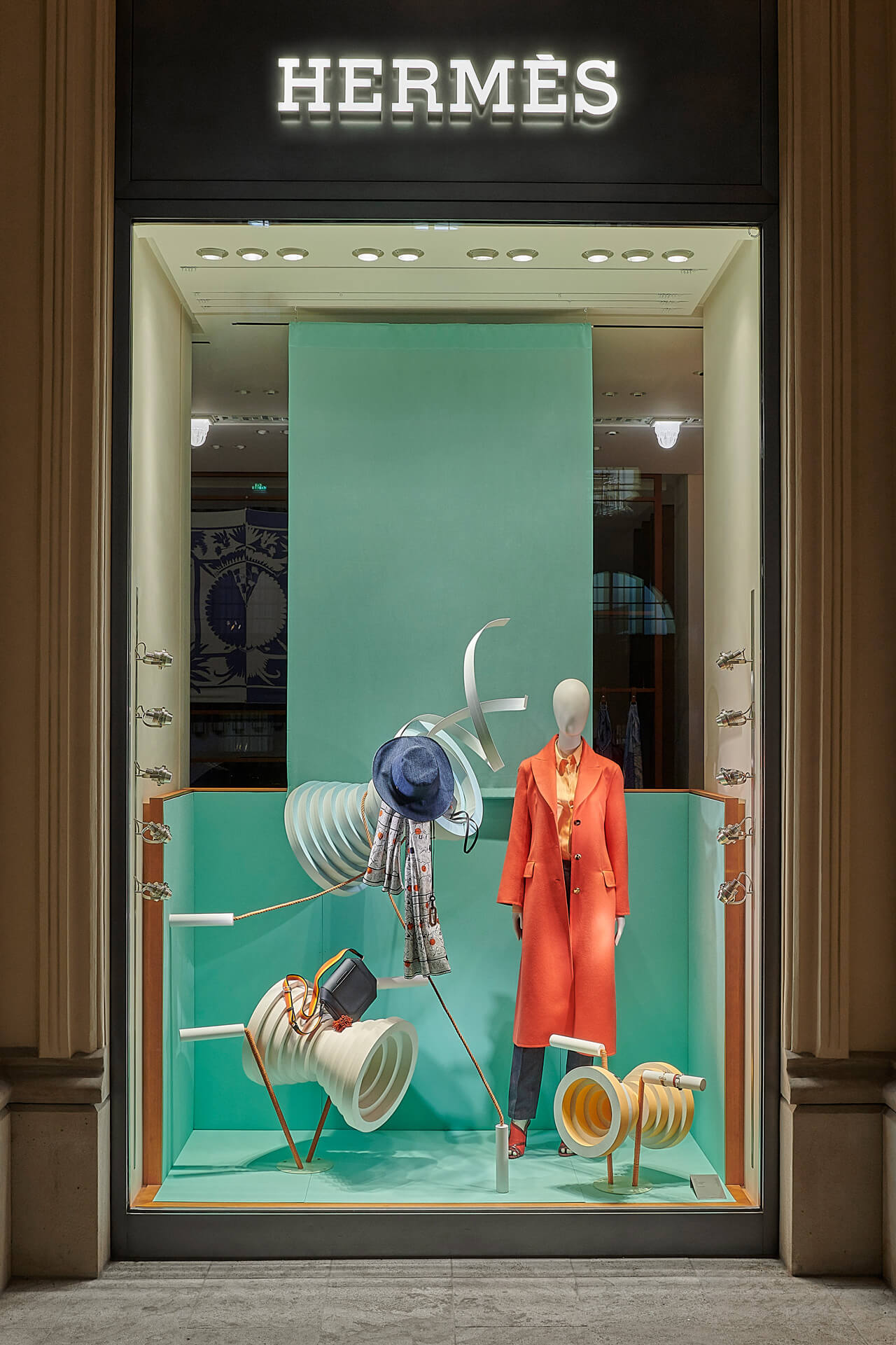 2018 Hermès Window Display Design