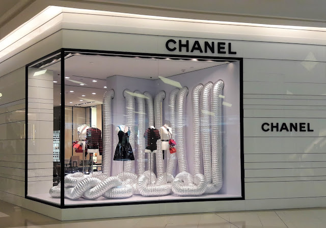 Chanel Window Display Design in 2017