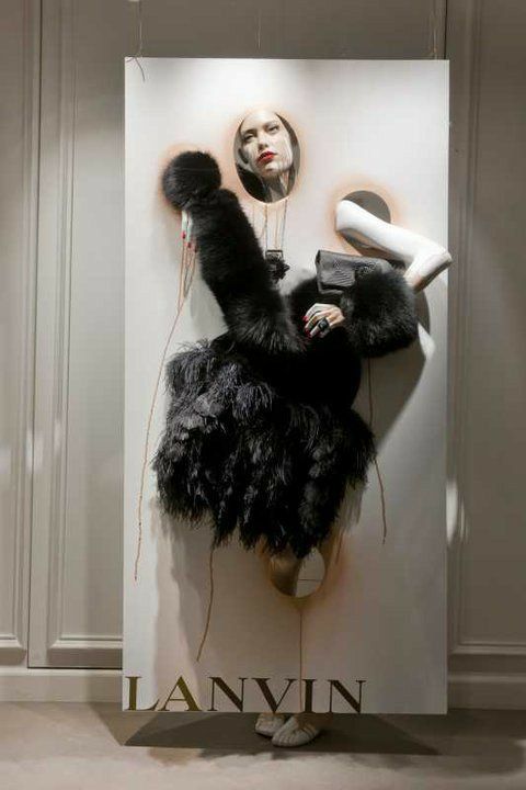 Dead Body Chamber Exhibition-Suicide Girl Group