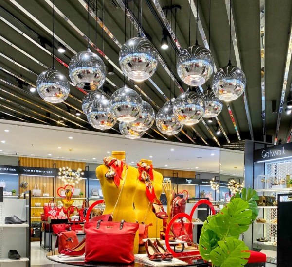 Mirror steel ball hanging for visual merchandising instore display props