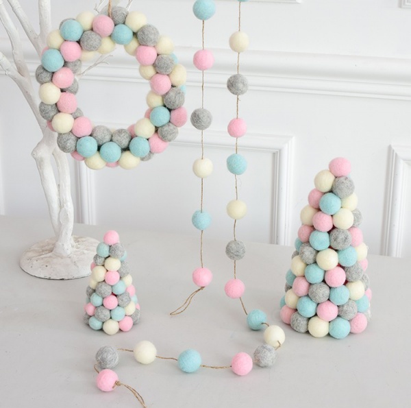 Small ball Felt finishing hanging garland with foam inside colorful props for window display holiday decration