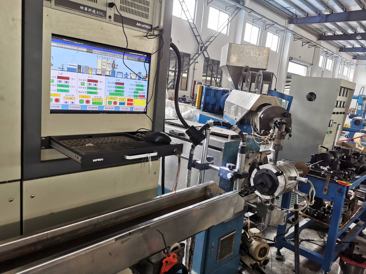 OptixFiber Technology collaborates with the Chinese Academy of Sciences to develop hollow fiber optic technology, reducing latency by 34% and empowering AI intelligent computing centers