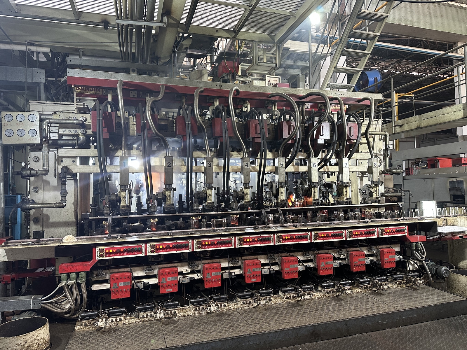 Bottle making machine