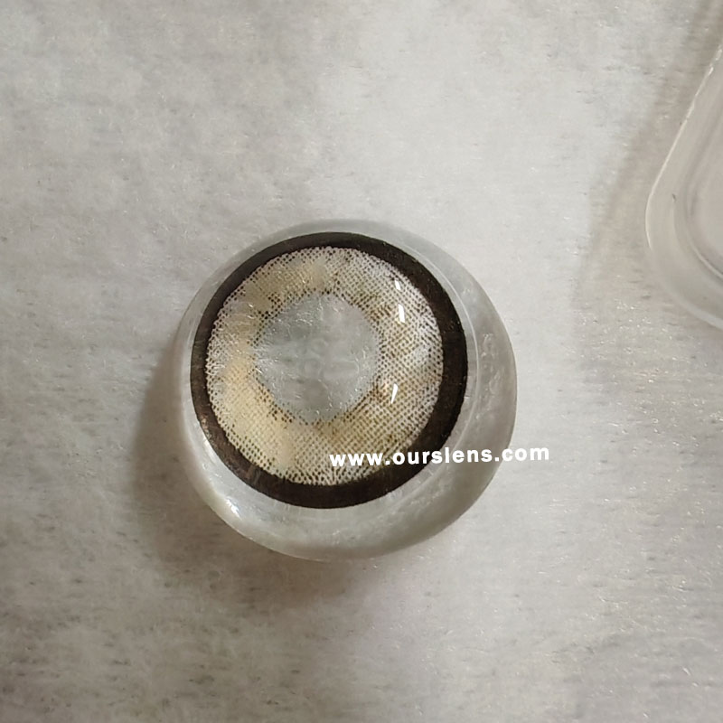How to be an expert in contact lenses care?