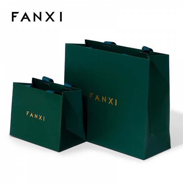 D047 Dark green paper jewelry bag with matching ribbon