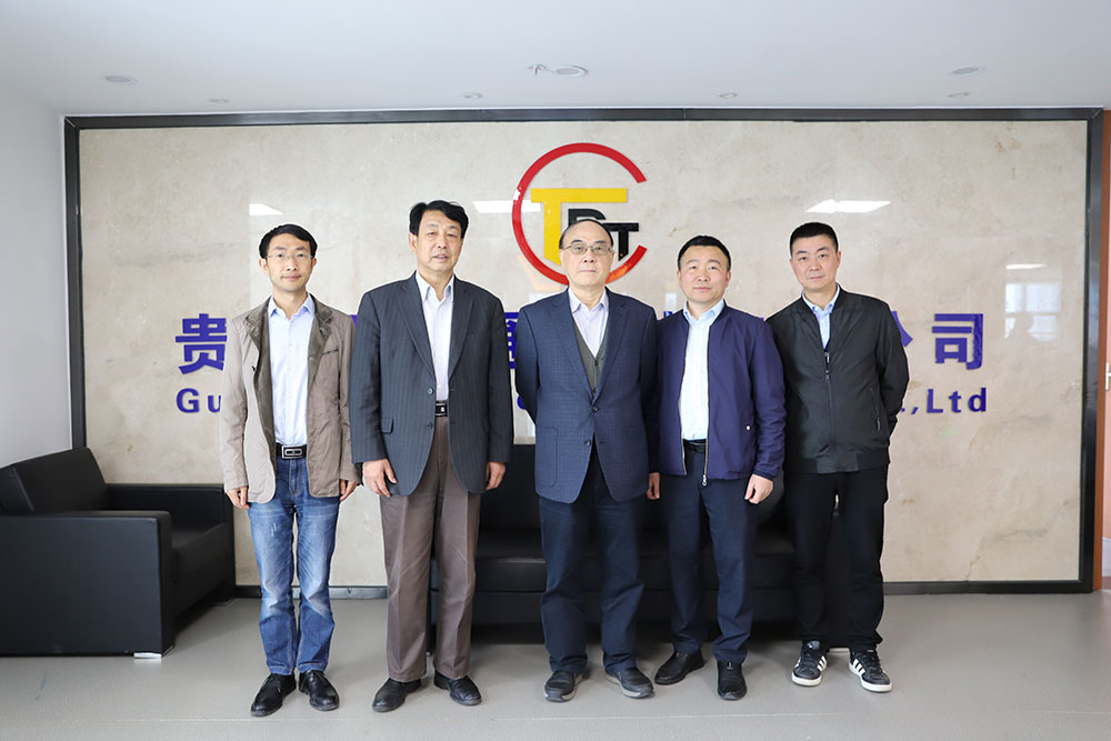 原武汉大学校长、中国工程院院士刘经南、中国卫星导航协会会长于贤成到我公司指导