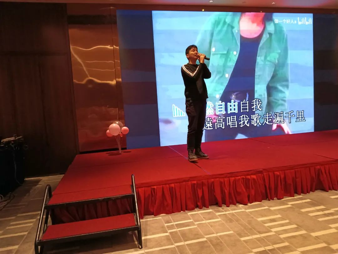 2022年终晚会-才艺表演 (海阔天空) (2)