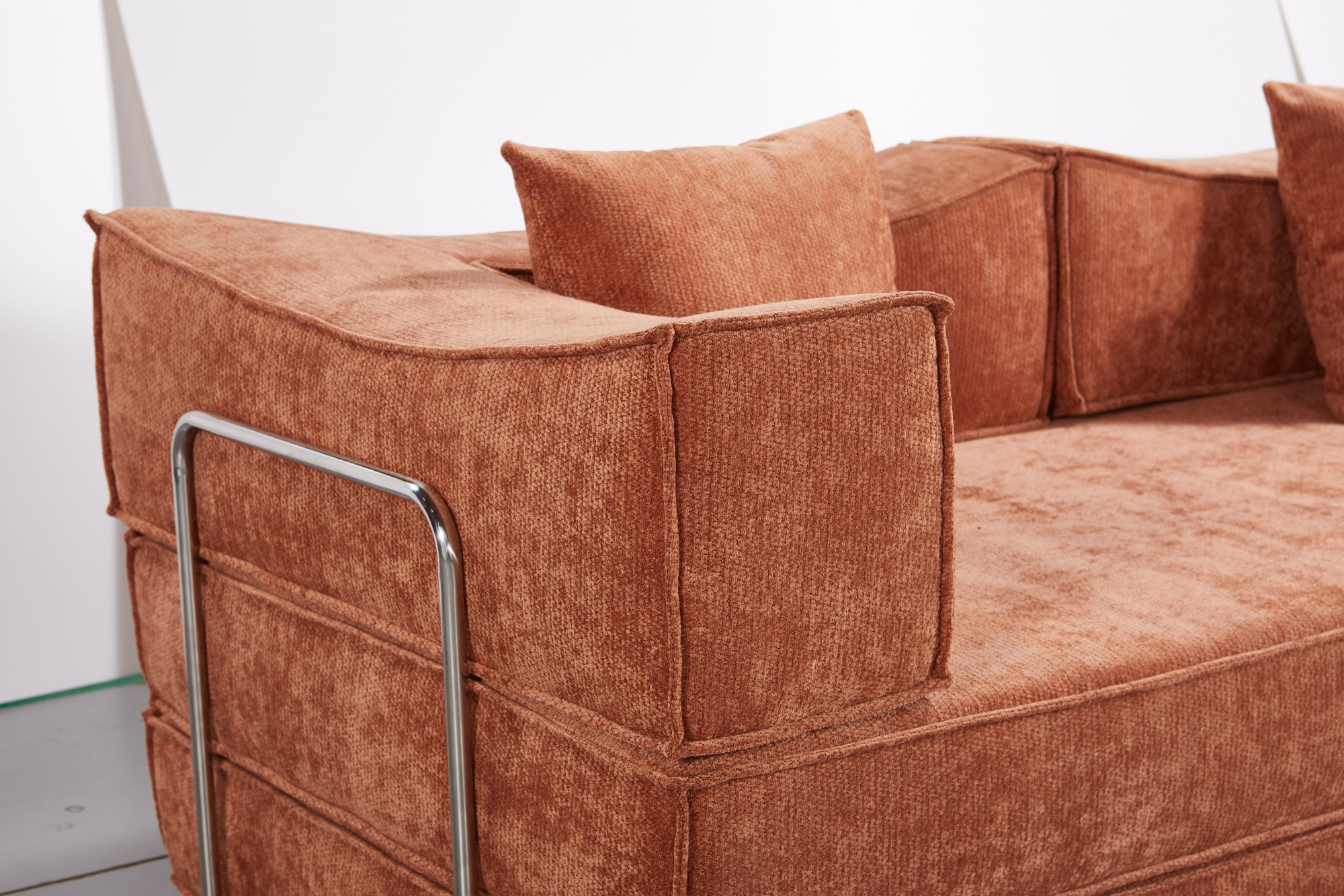Classic Design Sleeper Convertible Compressed Couch