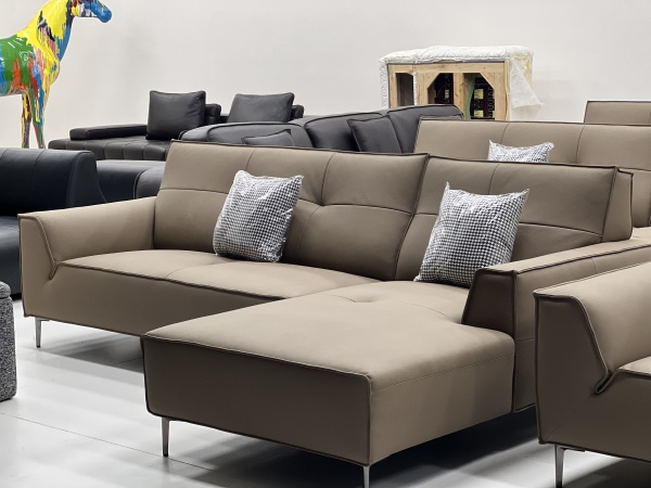 L-shape Sofa With Chase