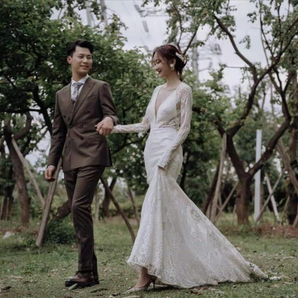 1811 Wedding dresses