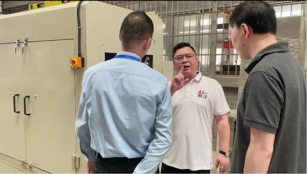 玻璃烘烤固化隧道炉需求客户来爱福旺东莞工厂视察设备简介