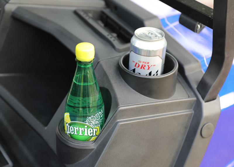 4 Cup holders