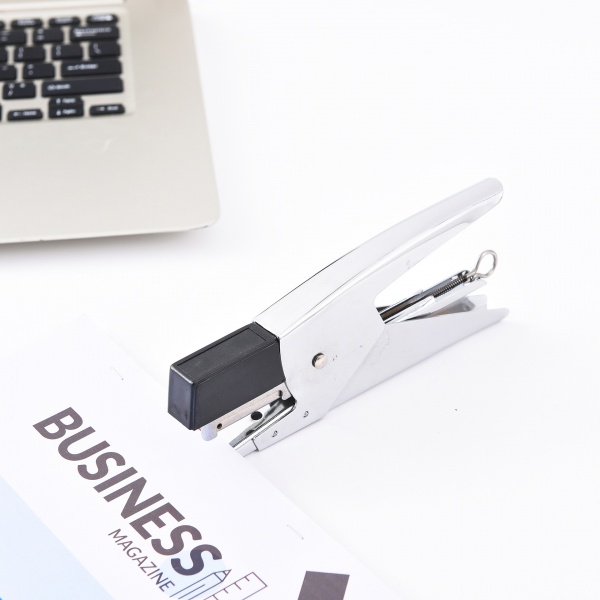  8116Hold stapler
