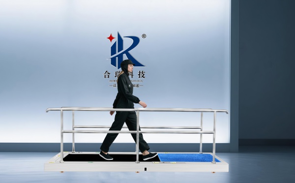 合瑞科技皮带毛刷全自动鞋底清洗机HRSC-3000F工业无尘风淋室鞋底清洁机厂家