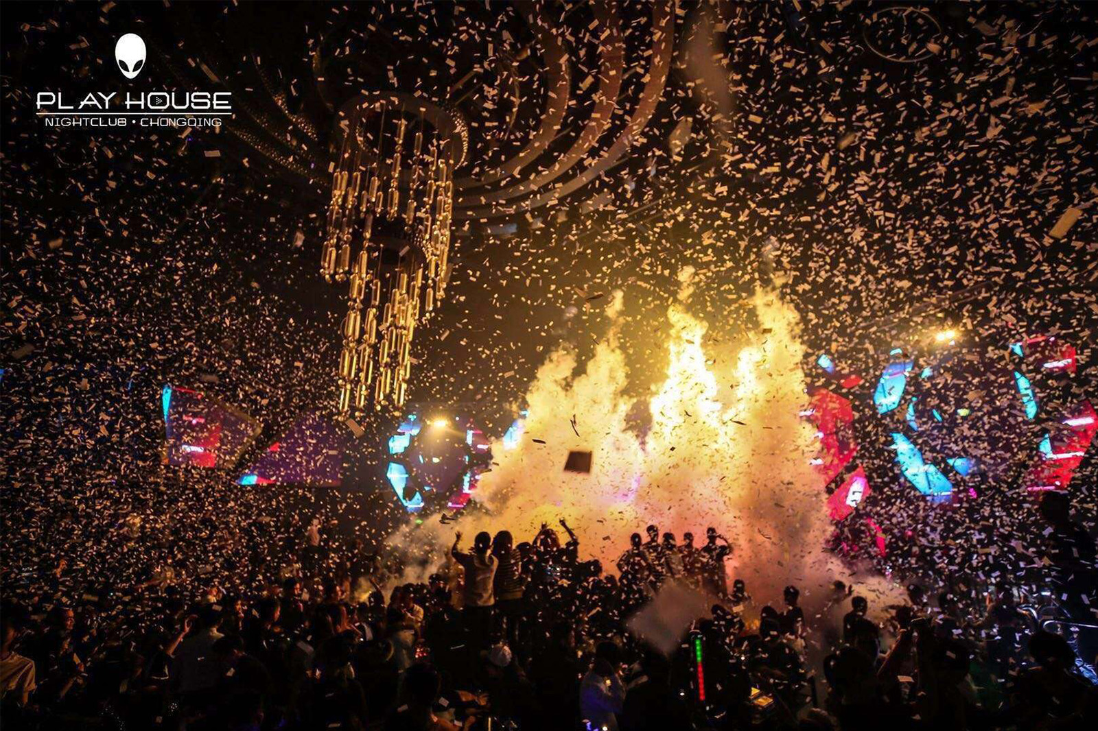 Smoky Magic: Revealing the smoke Machine in the stage special Effects