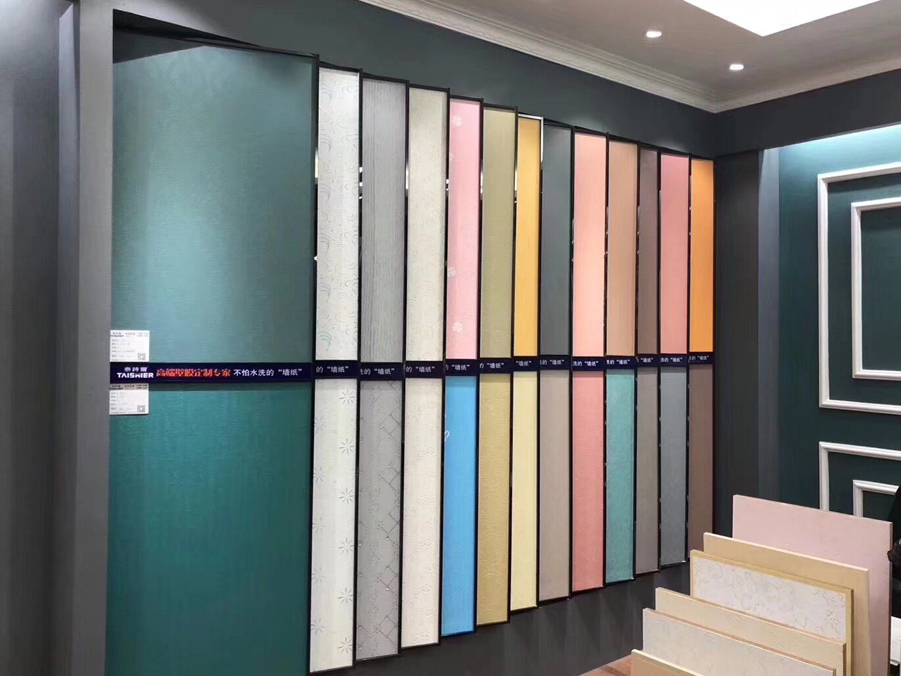 The functions of artistic coatings determine the value of decoration.