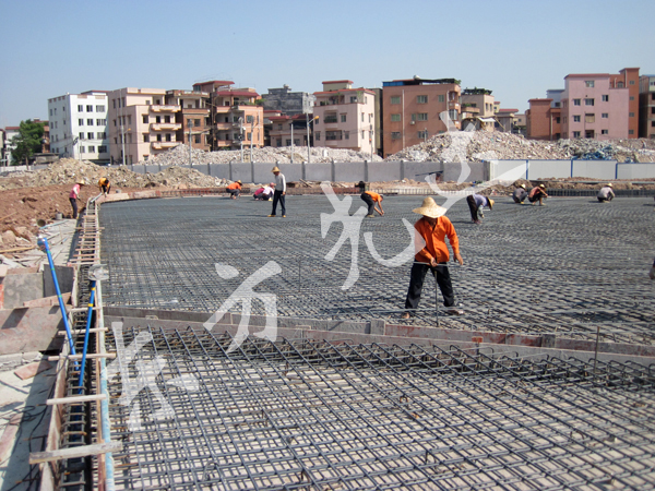 中烟厂音乐必中三码不收费水池扎钢筋