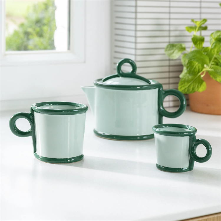 Creative and simple ceramic tea cup and teapot set