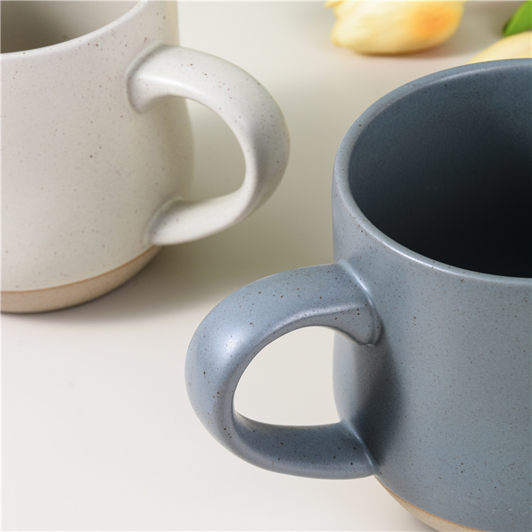 The colored ceramic cup series is available in five colors