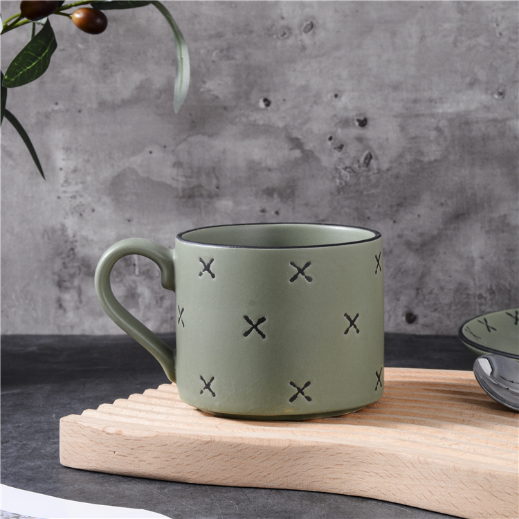 Colored three-color mugs, ceramic cups