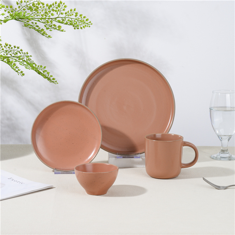 The coarse pottery tableware is made of ceramic material