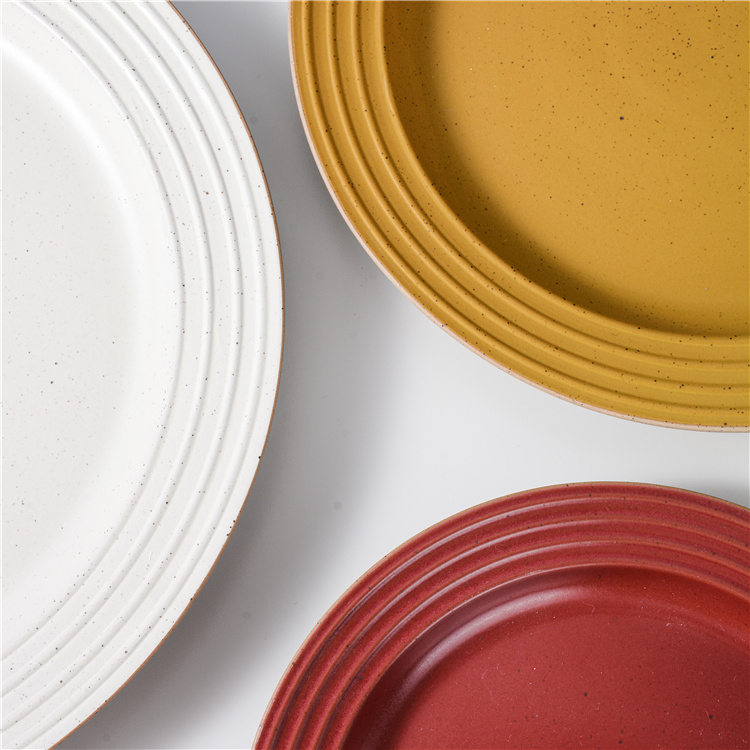The patterned plate series is made of ceramic material
