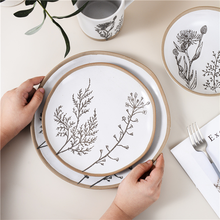 The branch and leaf tableware set series is made of ceramic material