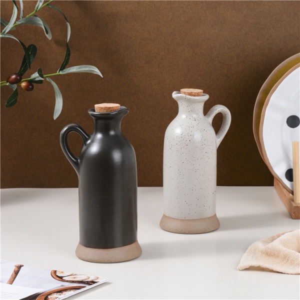 Ceramic kitchen and dining handle seasoning jar