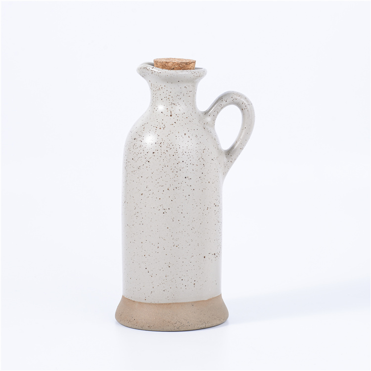 Ceramic kitchen and dining handle seasoning jar