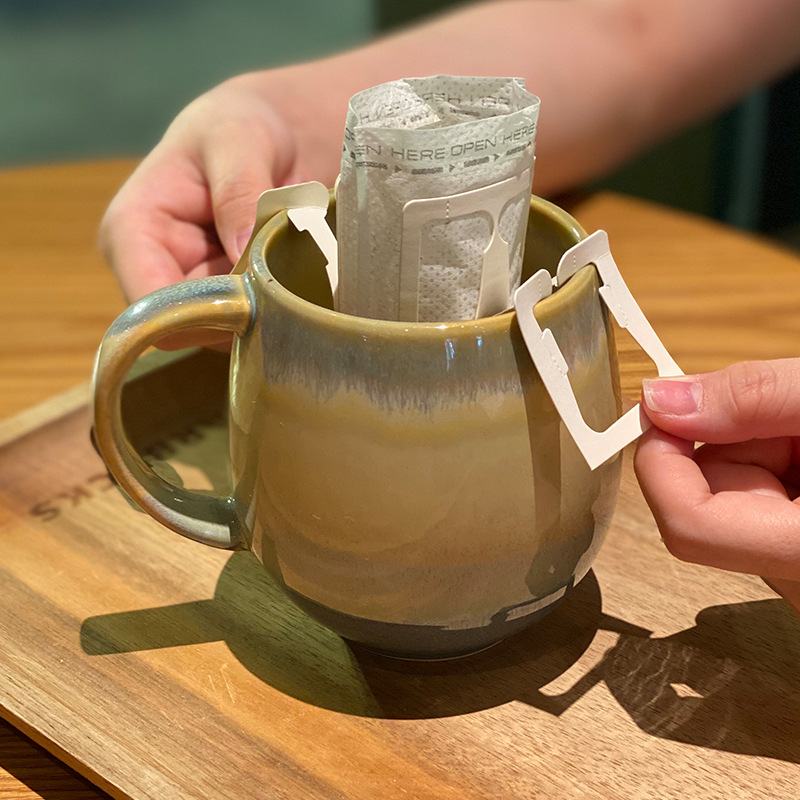 Coarse earthenware colored glaze mug