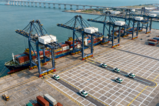 Customer value creation of freight forwarding enterprises: from cost center to profit center