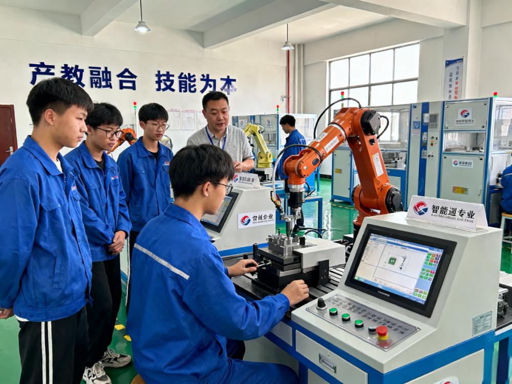 2025 河南中专绿色生态校园图...