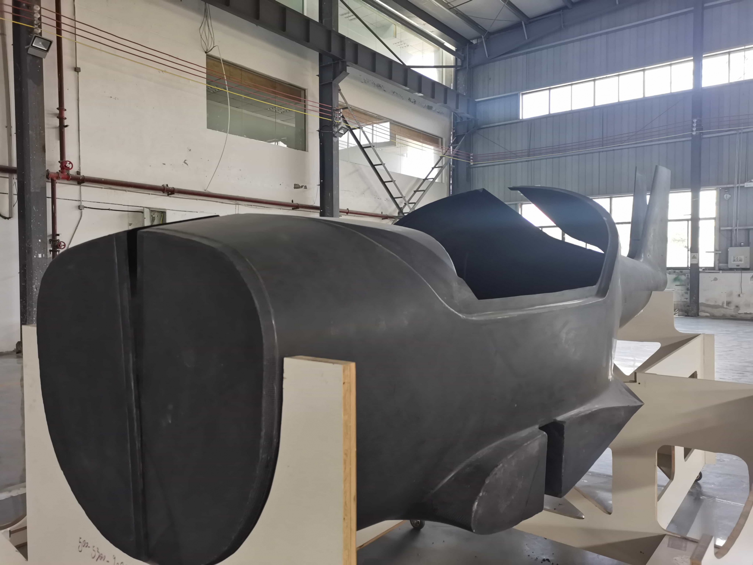 碳纤维基材制造小型飞机涂装选择从几方面考虑？