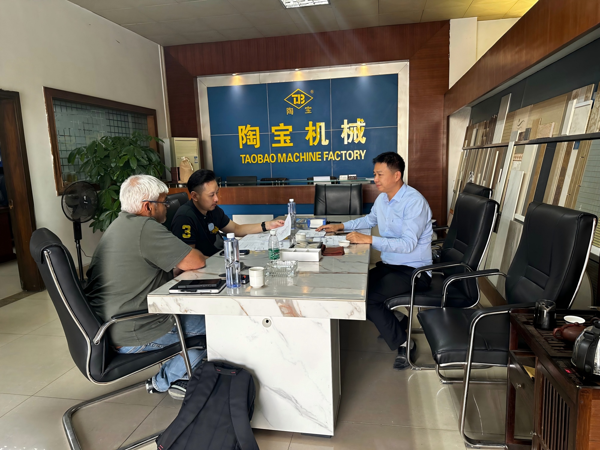 澳洲昆士兰老客户Danny洽谈订制新机器
